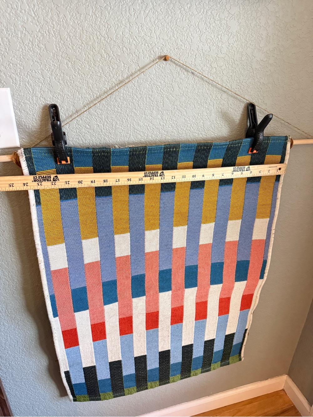 Beautiful Modern Handwoven Style Rug - Picture 4 of 5